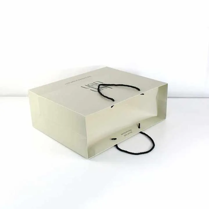 صندوق تعبئة صندوق هدايا من الورق المقوى . Recyclable Hard Cardboard Gift Box
