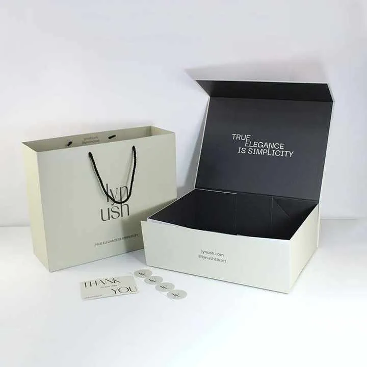 صندوق تعبئة صندوق هدايا من الورق المقوى . Recyclable Hard Cardboard Gift Box