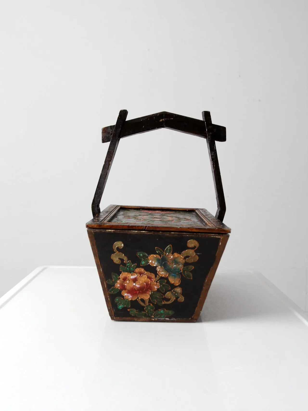 antique Chinese painted box